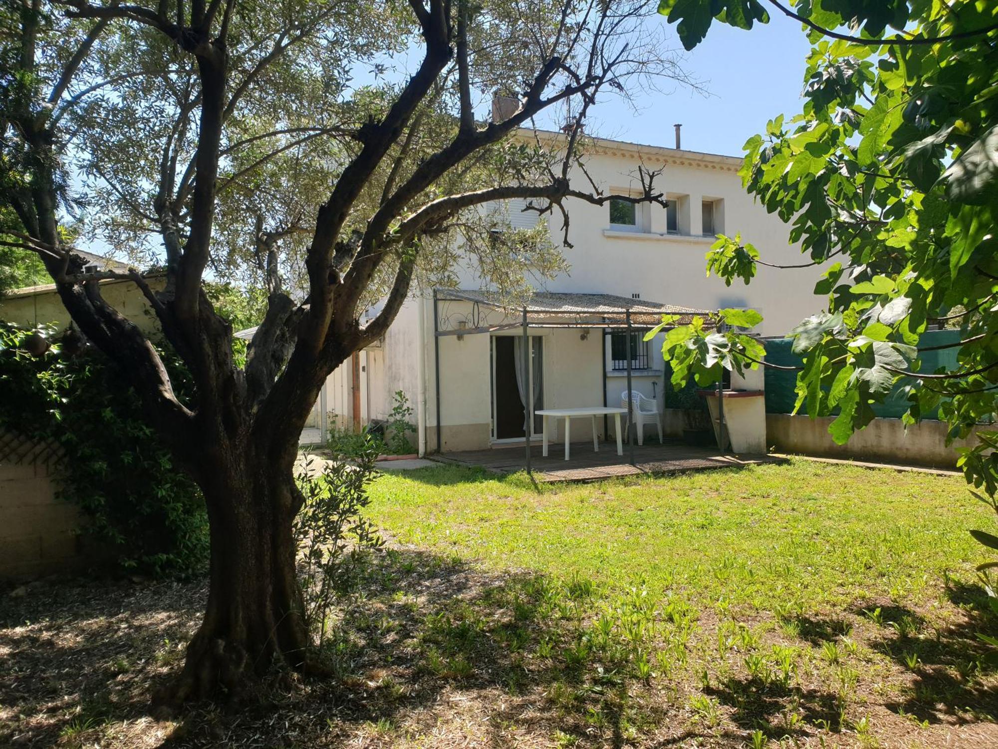 Orteils Au Soleil Jardin Parking Nimes Exterior foto